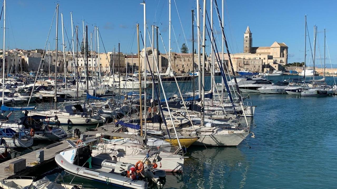 Le Dimore Di Don Corrado Hotel Trani Exterior foto